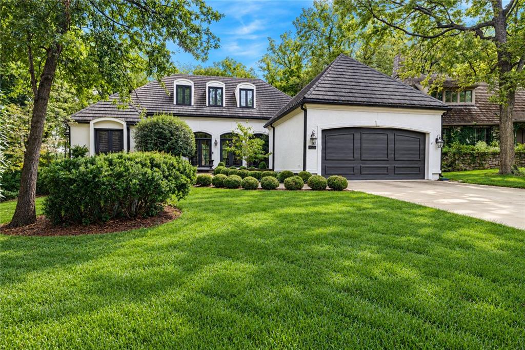 Photo of 16755 Village Drive Loch Lloyd MO 64012