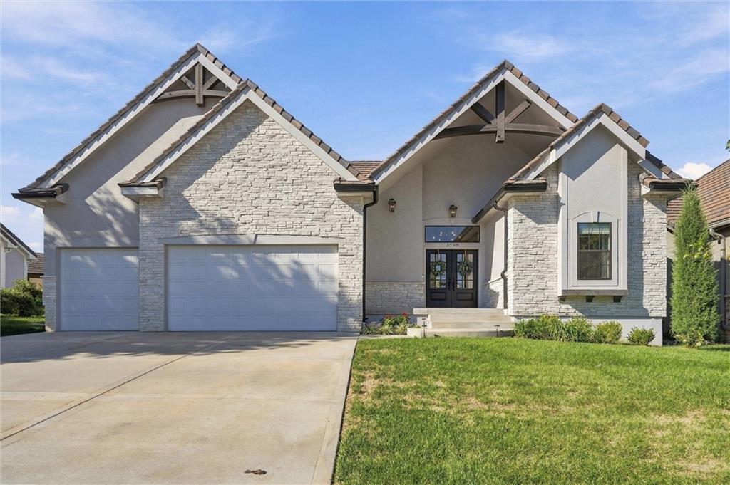 Photo of 3908 NW Redspire Street Lee's Summit MO 64064