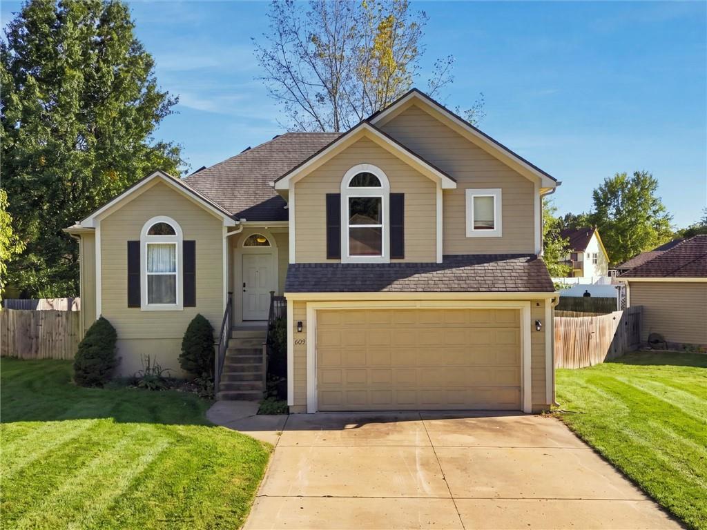 Photo of 609 S Kisner Circle Independence MO 64056