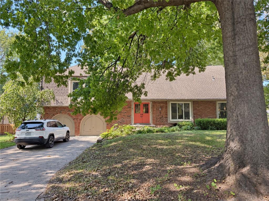 Photo of 12836 Saint Andrews Drive Kansas City MO 64145
