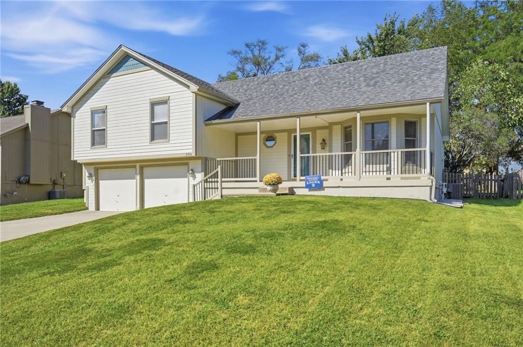 Photo of 304 20th Avenue Greenwood MO 64034