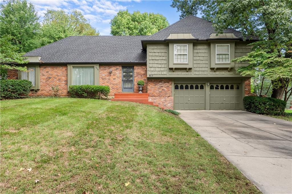 Photo of 12818 Oakmont Drive Kansas City MO 64145