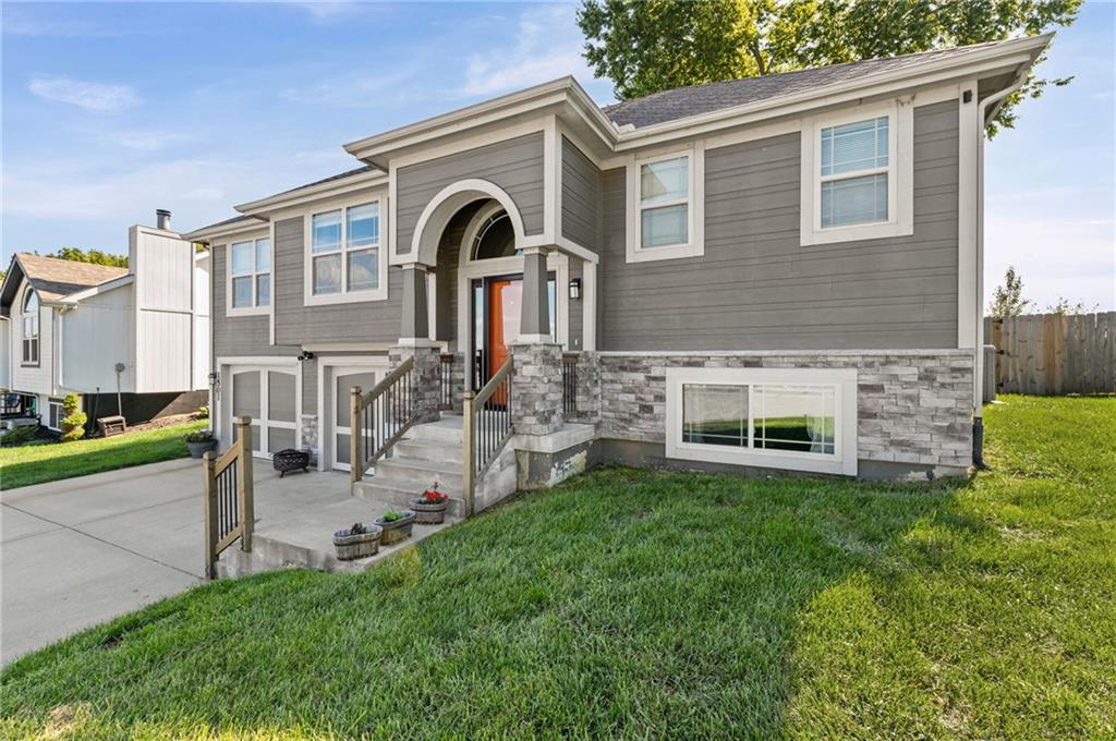 Photo of 1501 NE 196th Street Smithville MO 64089