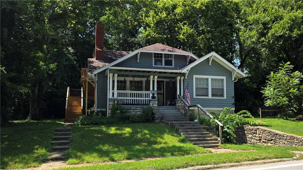 Photo of 816 East Street Parkville MO 64152