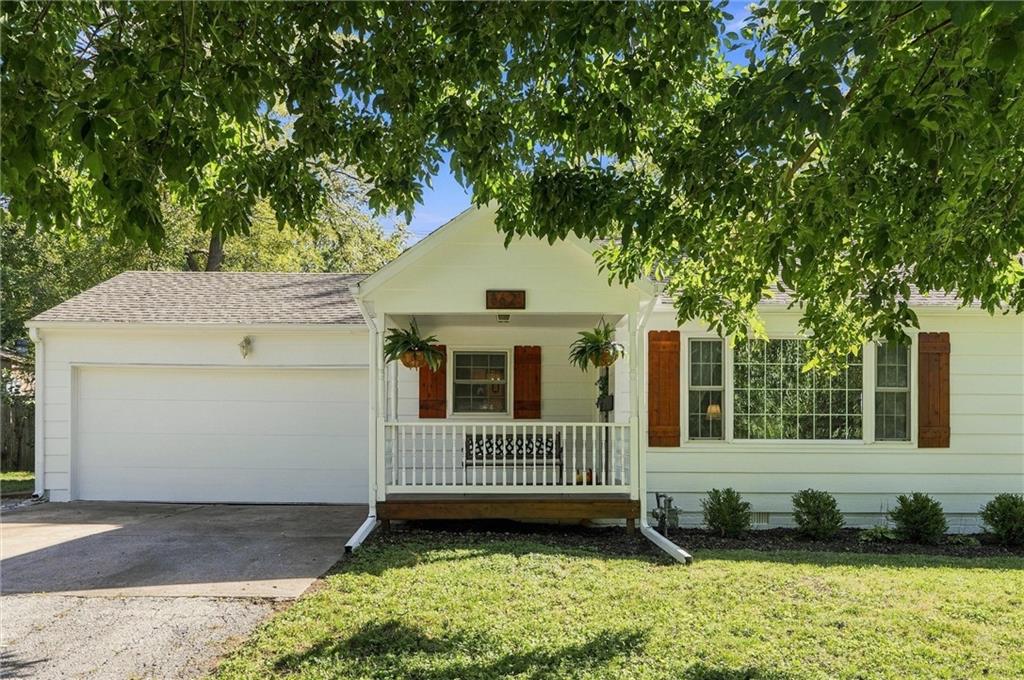 Photo of 8621 Floyd Street Overland Park KS 66212