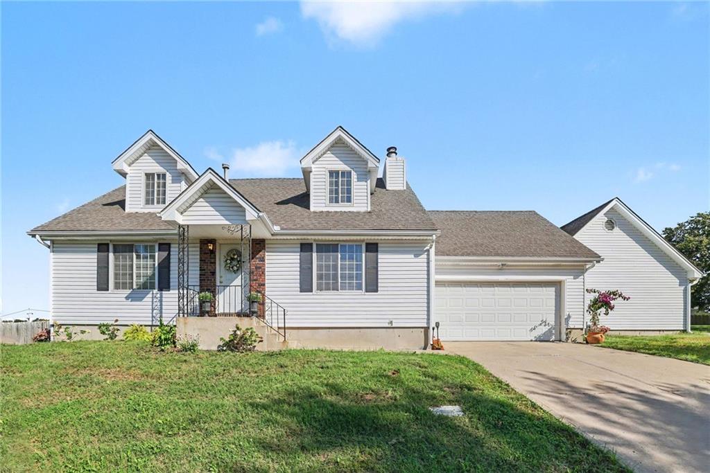 Photo of 501 NW Hunter Drive Blue Springs MO 64014