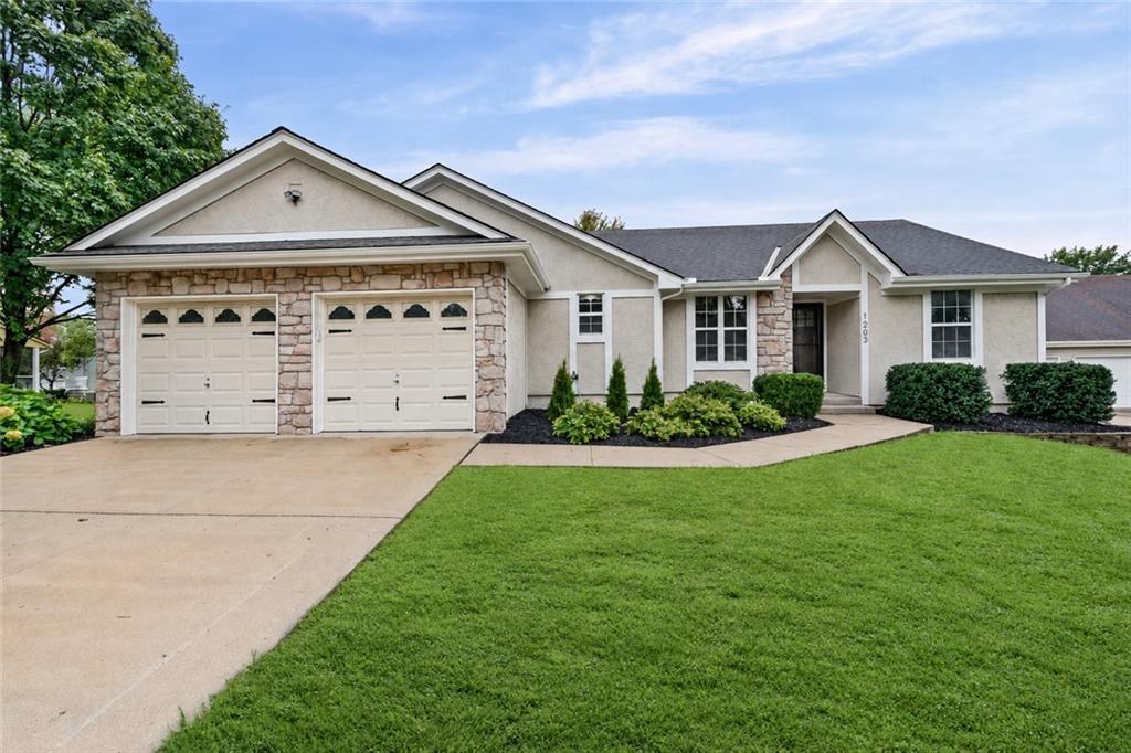 Photo of 1203 E 118 Terrace Kansas City MO 64131