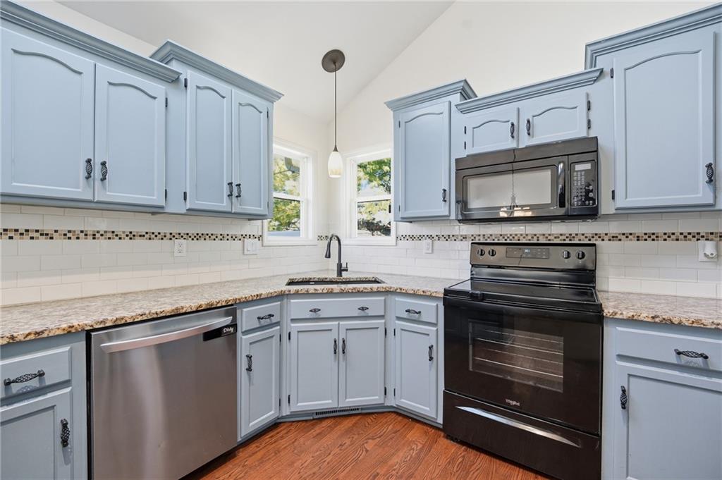 Photo of 1304 NE 104th Place Kansas City MO 64155