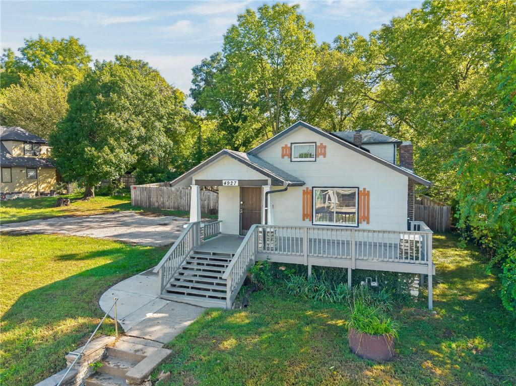 Photo of 4927 Woodland Avenue Kansas City MO 64110