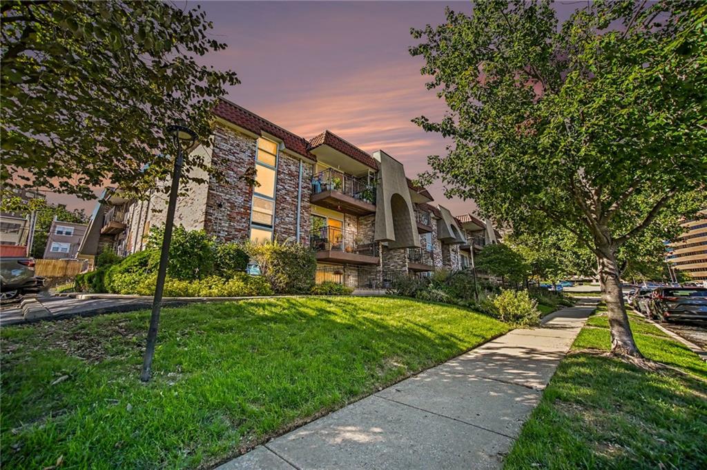 Photo of 5004 Baltimore Avenue #103 Kansas City MO 64112
