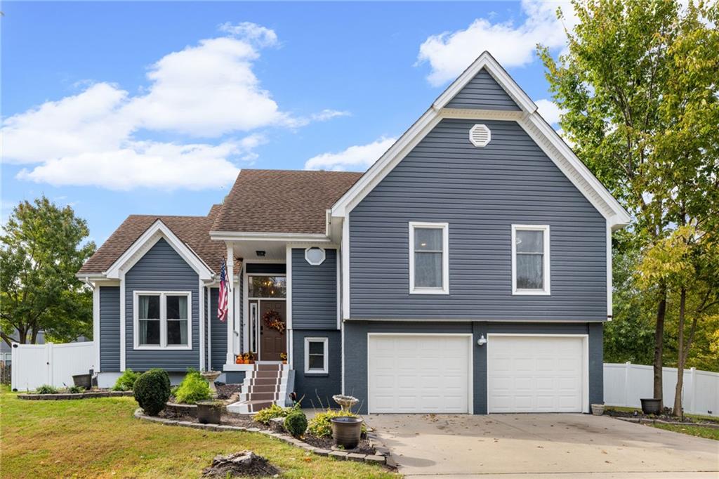 Photo of 7633 N Rhode Avenue Kansas City MO 64152