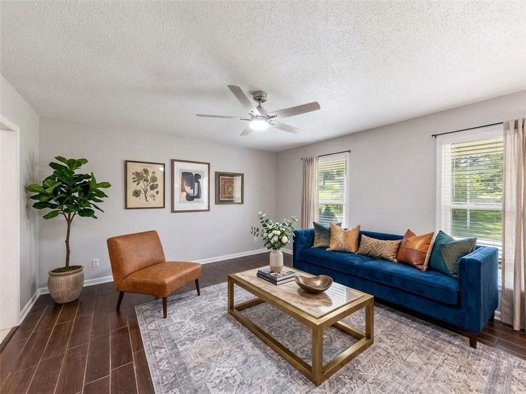 Photo of 6739 NW Hilldale Drive Kansas City MO 64151