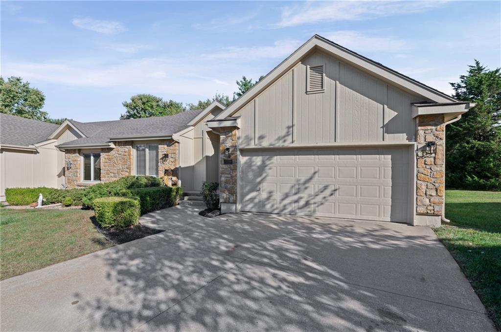 Photo of 510 NW Ashurst Place Lee's Summit MO 64081