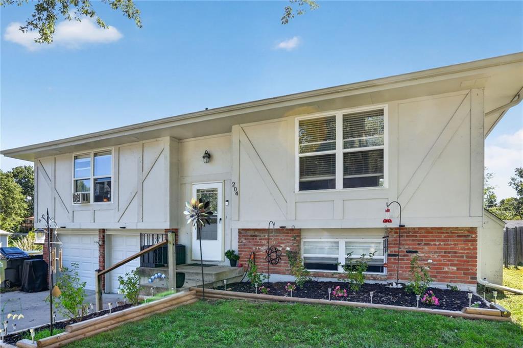 Photo of 204 SE CROMWELL Street Blue Springs MO 64014