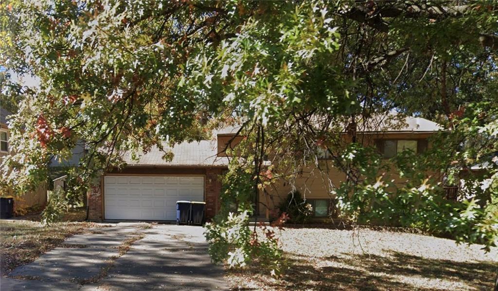Photo of 8918 N Oak Trafficway Kansas City MO 64155