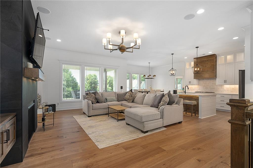 Photo of 4209 NE Hideaway Drive Lee's Summit MO 64064