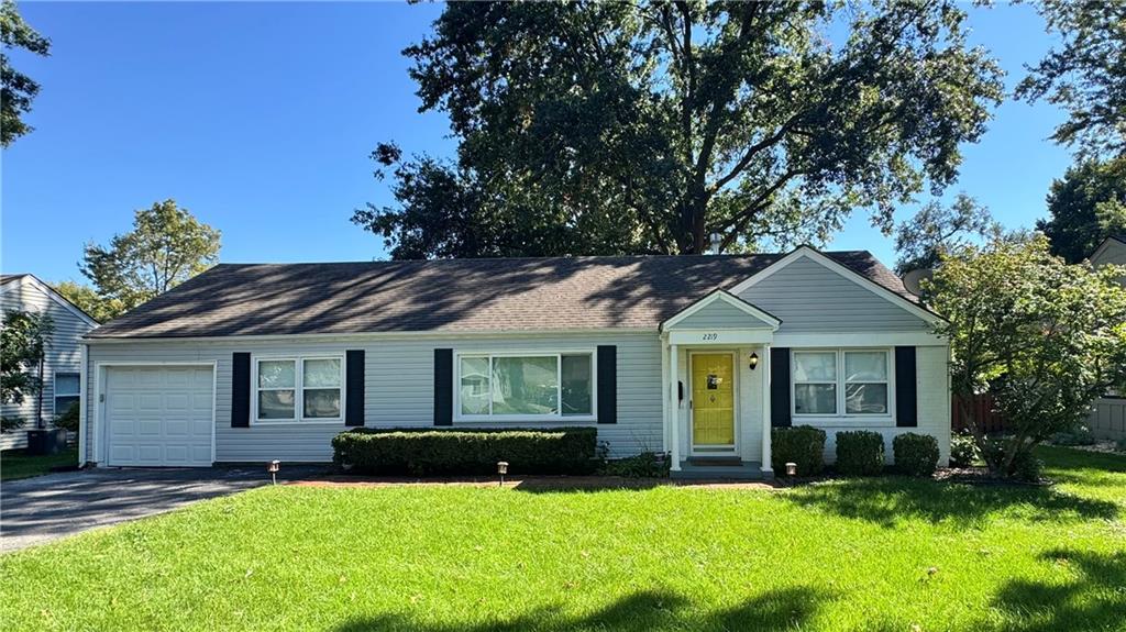 Photo of 2219 W 79TH Street Prairie Village KS 66208