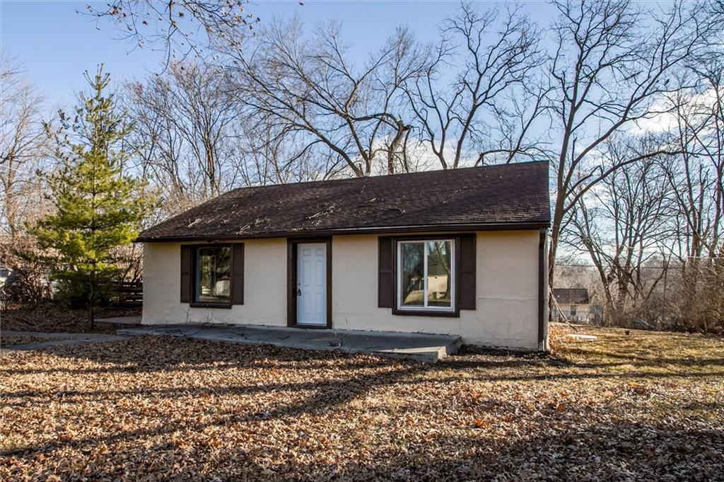 Photo of 9043 Walnut Street Kansas City MO 64114