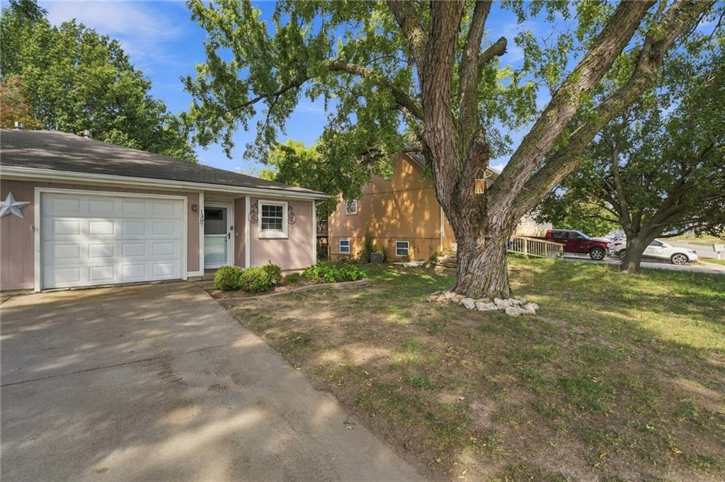 Photo of 1307 N Ridge Parkway Olathe KS 66061