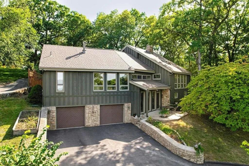 Photo of 312 Lake Forest Drive Bonner Springs KS 66012