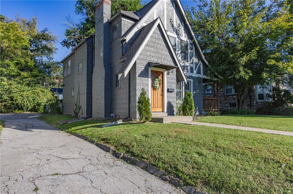 Photo of 7411 Forest Avenue Kansas City MO 64131