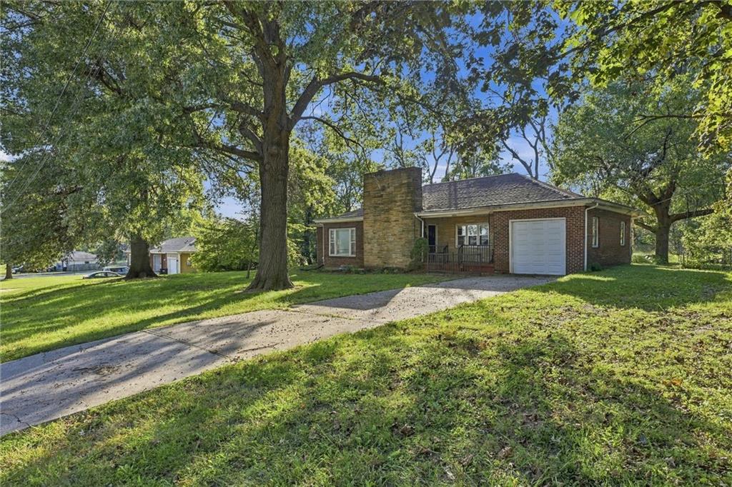 Photo of 8614 EVANSTON Avenue Raytown MO 64138
