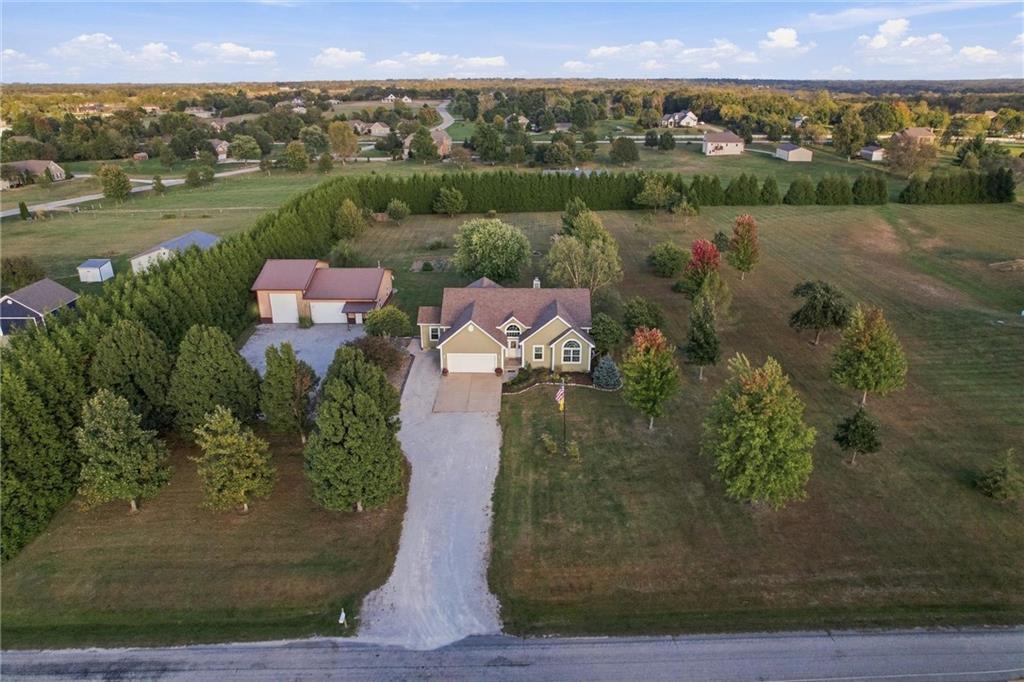 Photo of 27423 New Lancaster Road Louisburg KS 66053