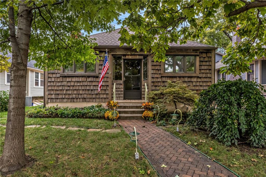 Photo of 2106 Erie Street North Kansas City MO 64116