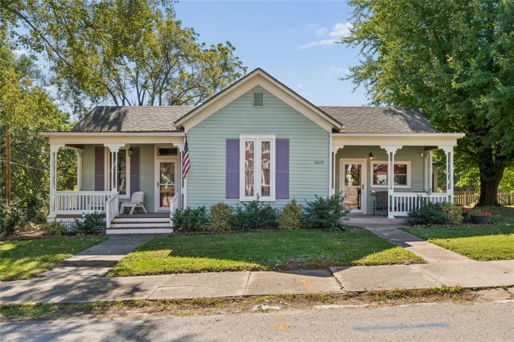Photo of 1619 State Street Lexington MO 64067