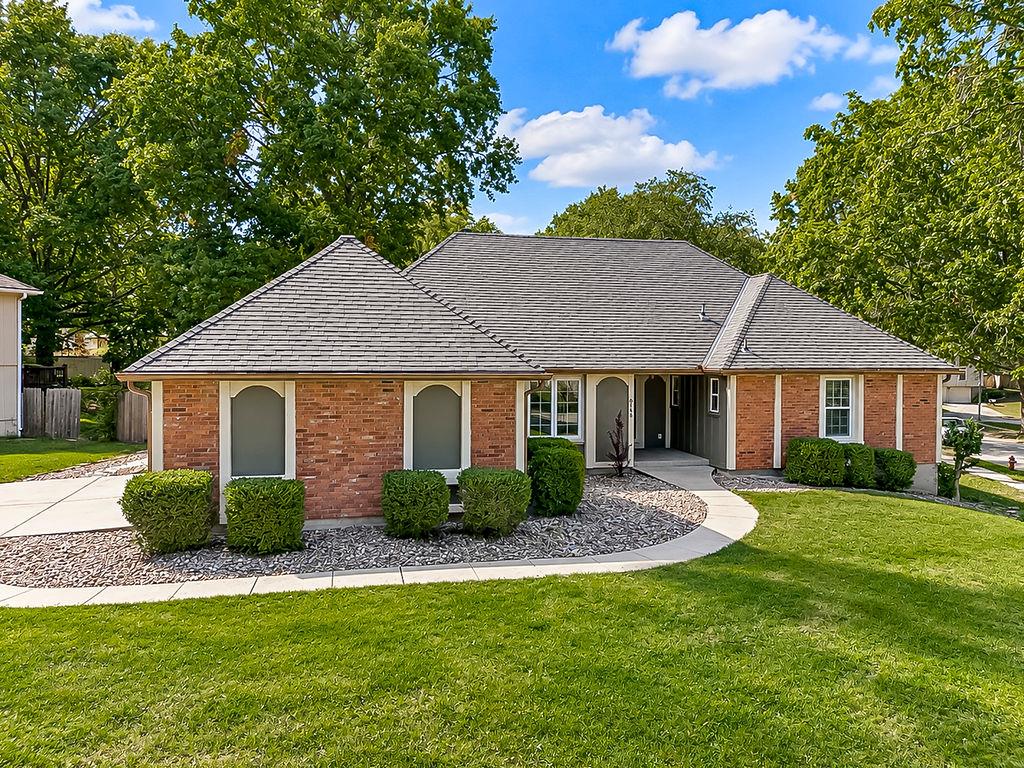 Photo of 8148 NW Twin Oaks Drive Kansas City MO 64151