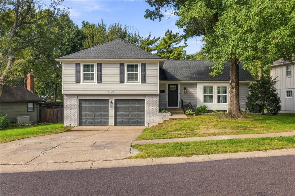Photo of 9300 Beverly Drive Overland Park KS 66207