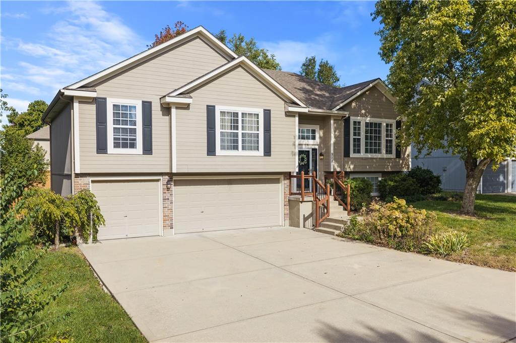 Photo of 958 NW Maplewood Court Grain Valley MO 64029