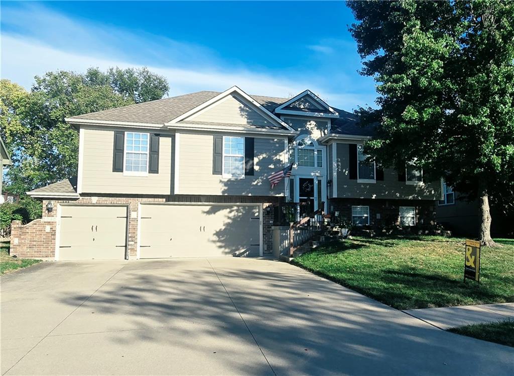 Photo of 1341 SE Dalton Drive Lee's Summit MO 64081