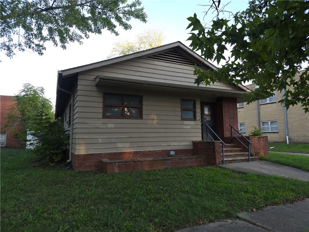 Photo of 203 N Walnut N/A Iola KS 66749