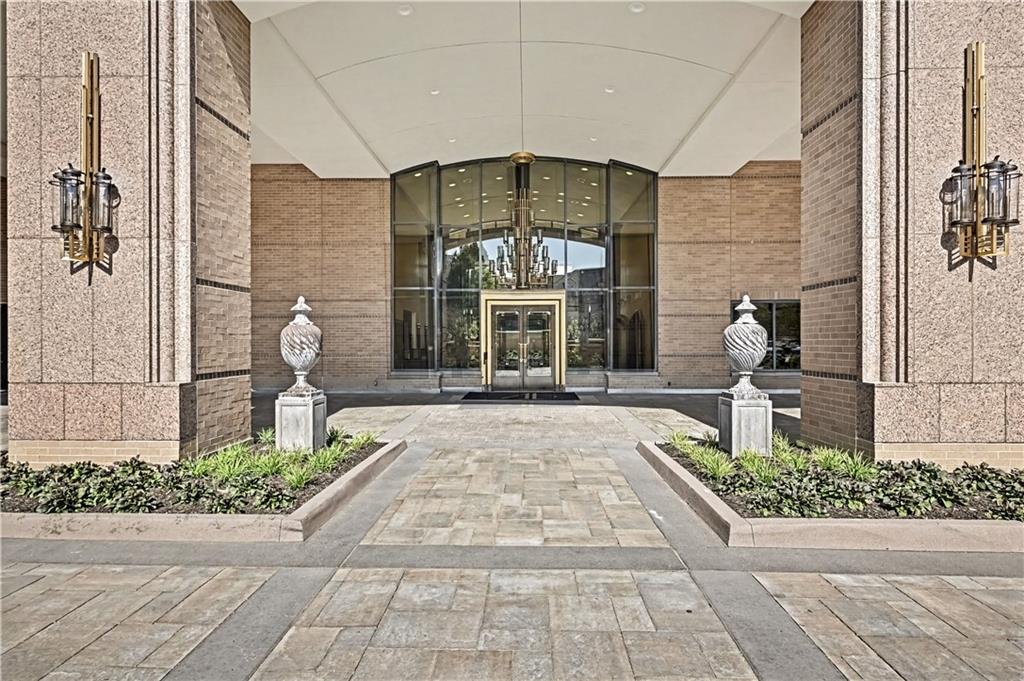 Photo of 400 W 49th Terrace #2052 Kansas City MO 64112