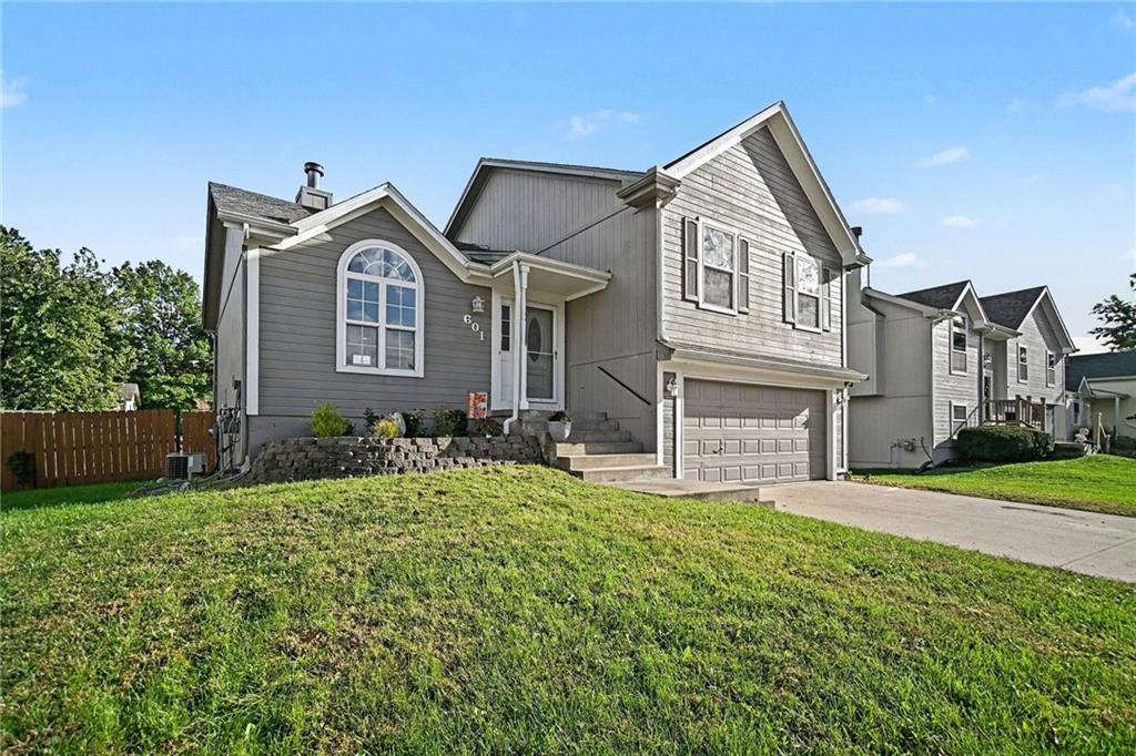 Photo of 601 N Winwood Street Gardner KS 66030