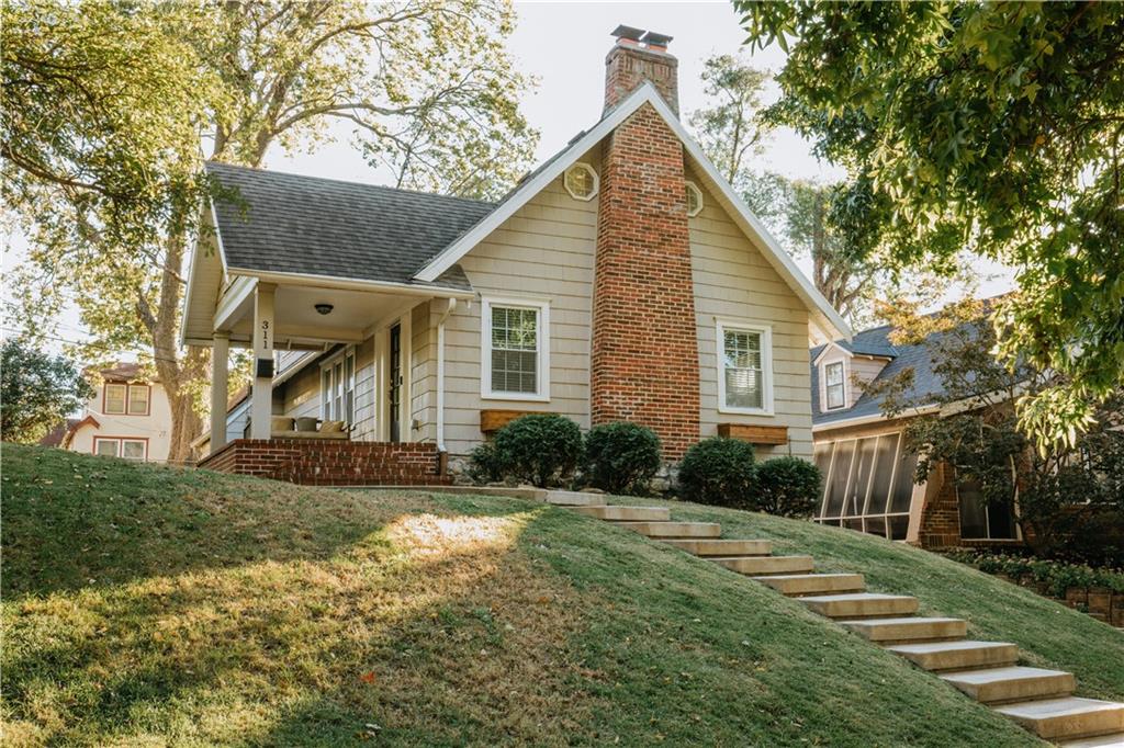 Photo of 311 E Dartmouth Road Kansas City MO 64113
