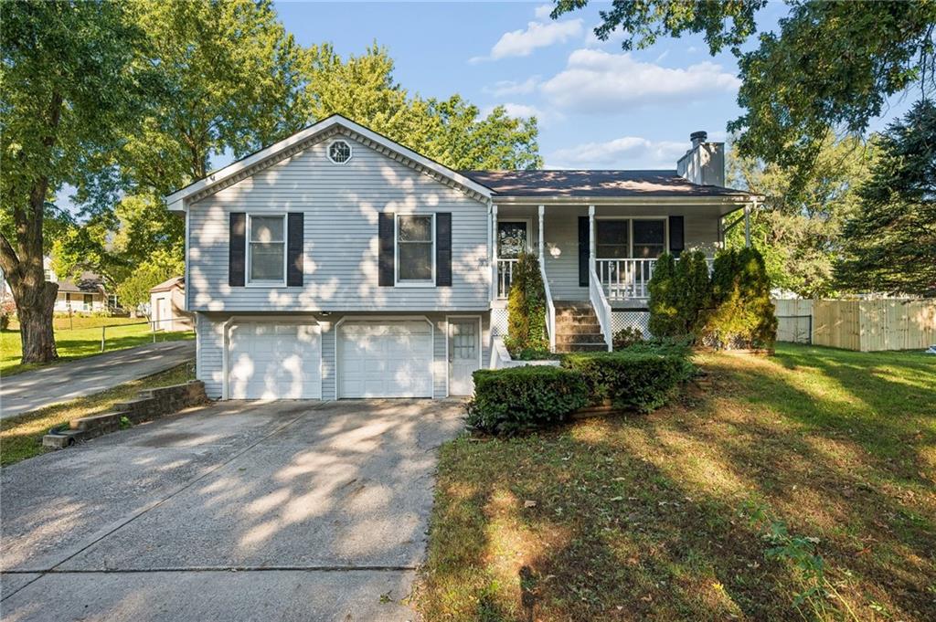 Photo of 6906 N CHAS Drive Pleasant Valley MO 64068