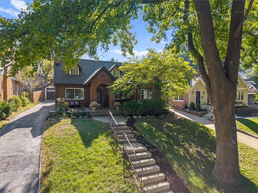 Photo of 211 E 66TH Street Kansas City MO 64113