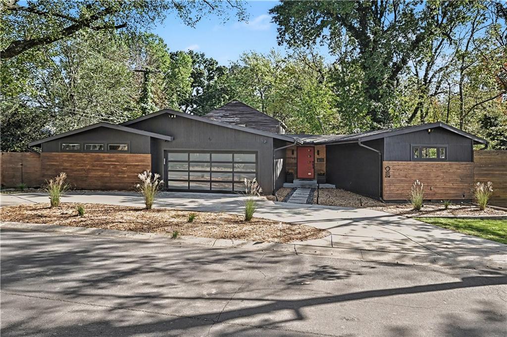 Photo of 2110 W 71st Terrace Prairie Village KS 66208