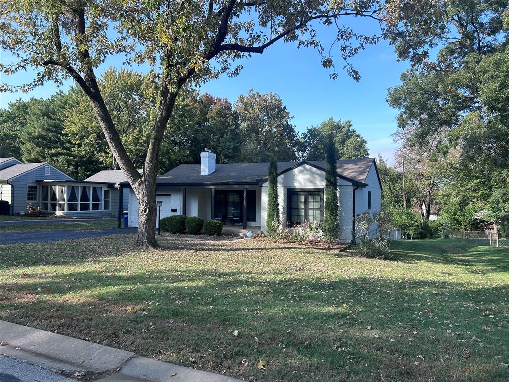 Photo of 5900 W 62nd Terrace Mission KS 66202