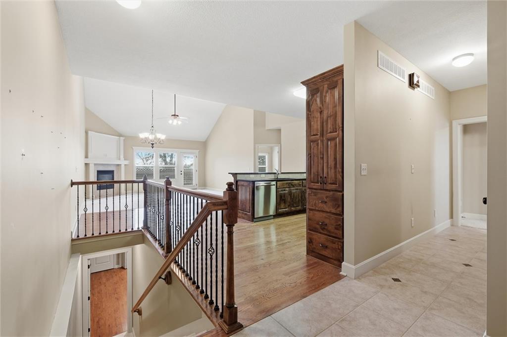 Photo of 811 NE Lone Hill Drive Lee's Summit MO 64064