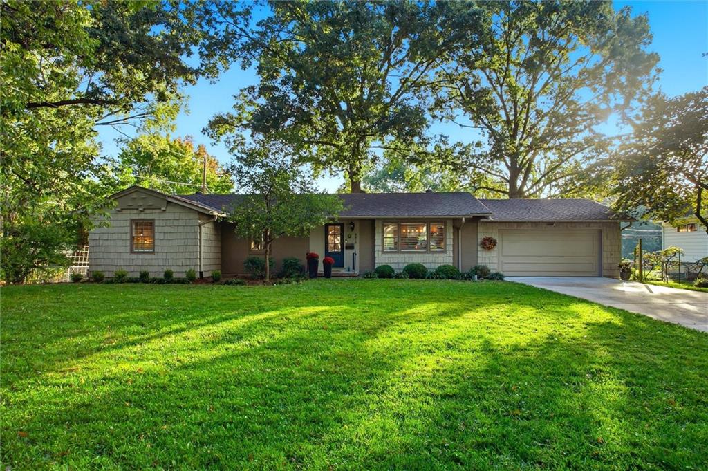 Photo of 9815 Howe Drive Overland Park KS 66206