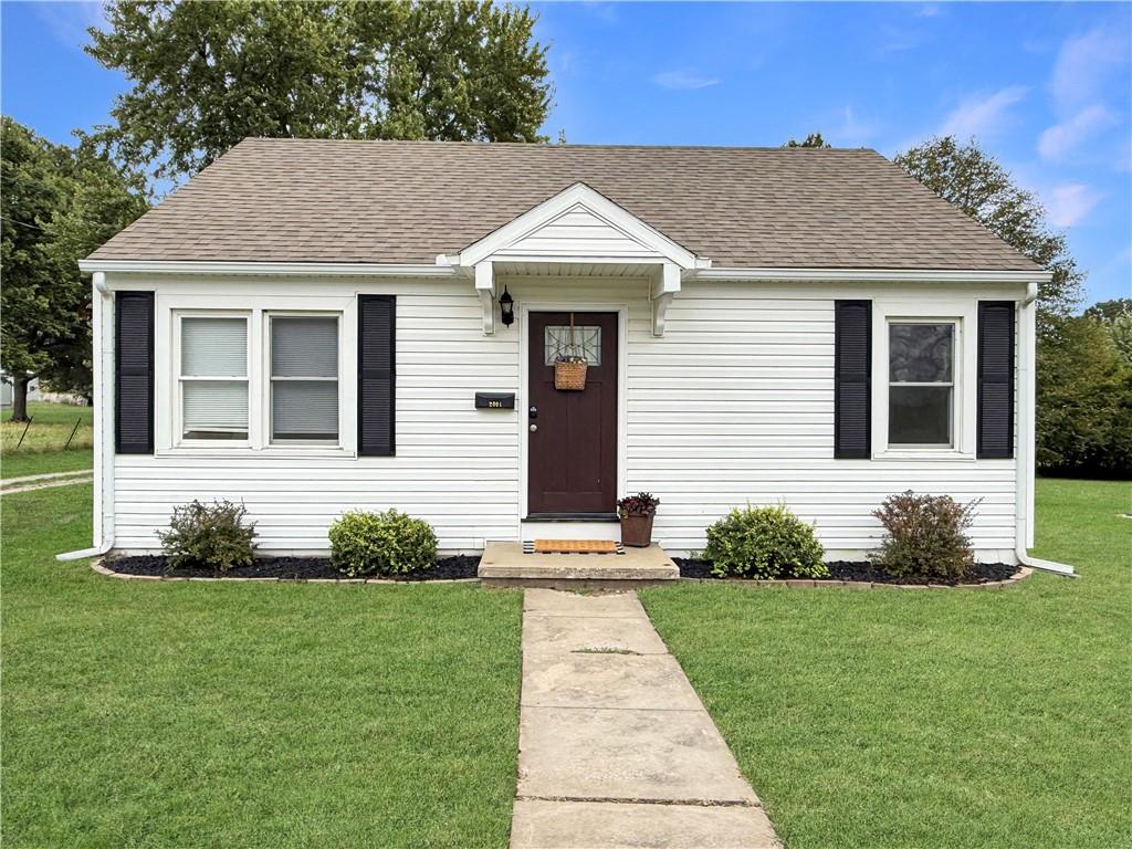 Photo of 2001 N Lipper Street Higginsville MO 64037
