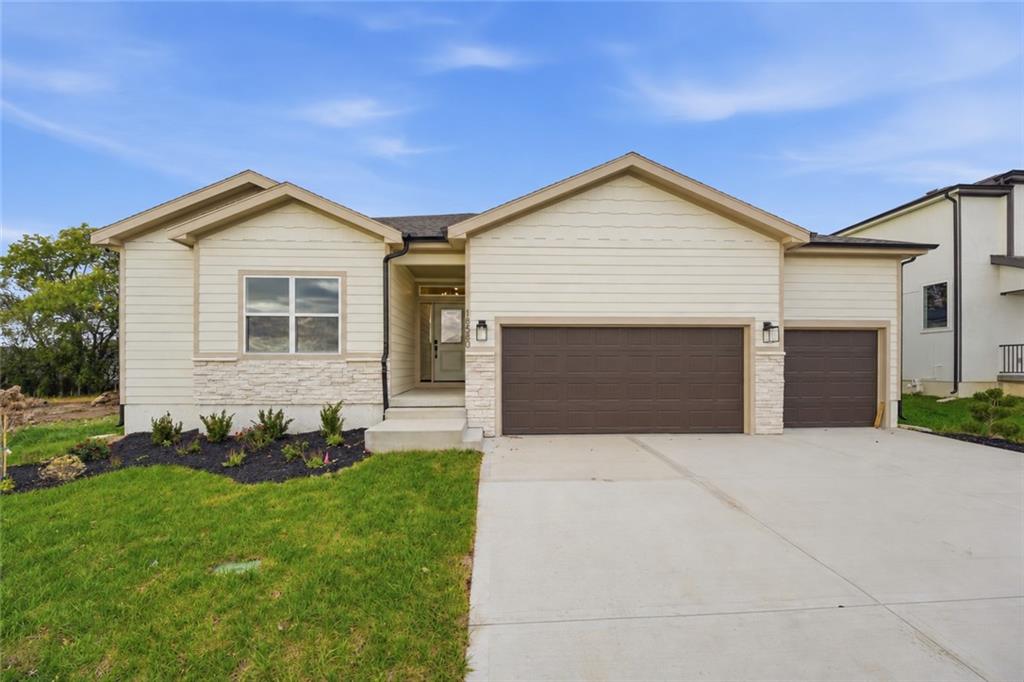 Photo of 18580 W 195th Street Spring Hill KS 66083