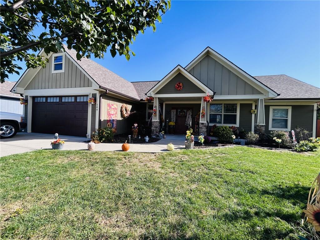 Photo of 509 SW Russell Street Oak Grove MO 64075