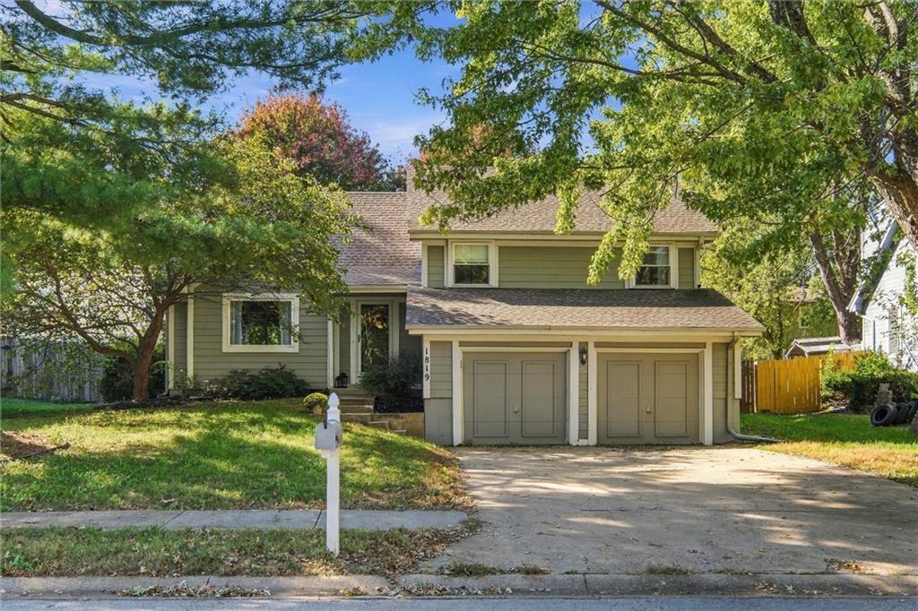 Photo of 1819 S Stagecoach Drive Olathe KS 66062