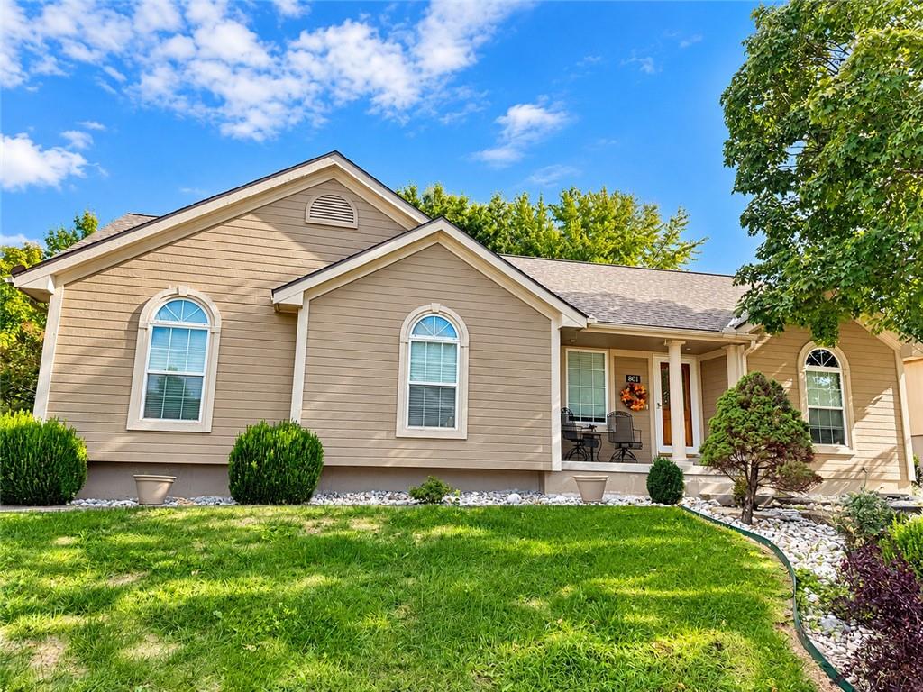 Photo of 801 SW Graystone Drive Grain Valley MO 64029