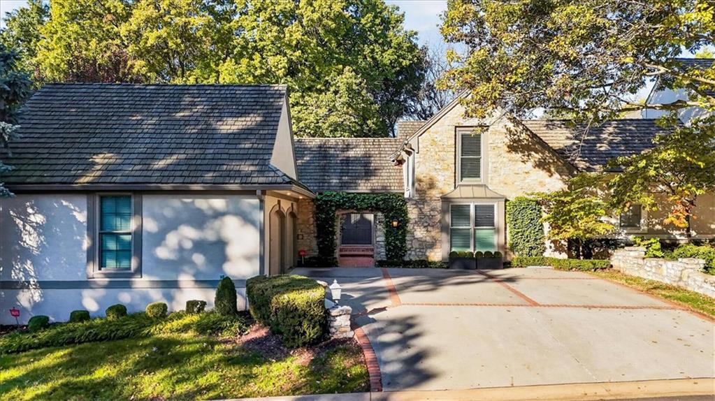 Photo of 7904 Bristol Court Prairie Village KS 66208
