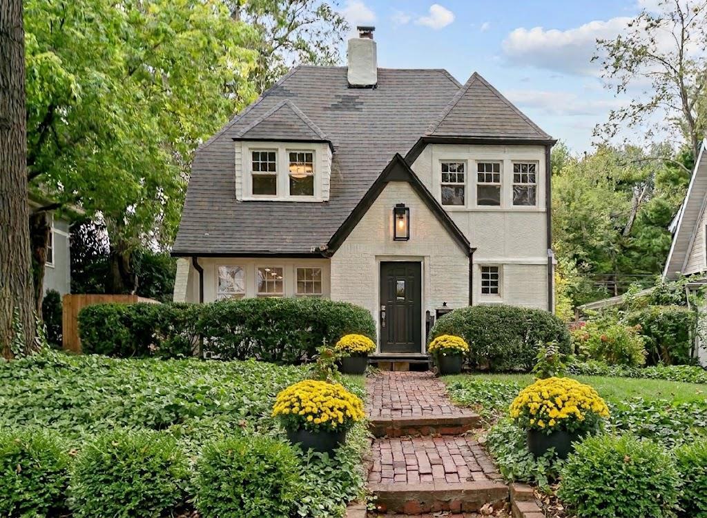 Photo of 5616 Wyandotte Street Kansas City MO 64113